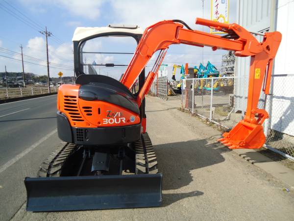 日立 ZX30UR ミニショベル 小旋回 3tクラス ユンボ 売り切り
