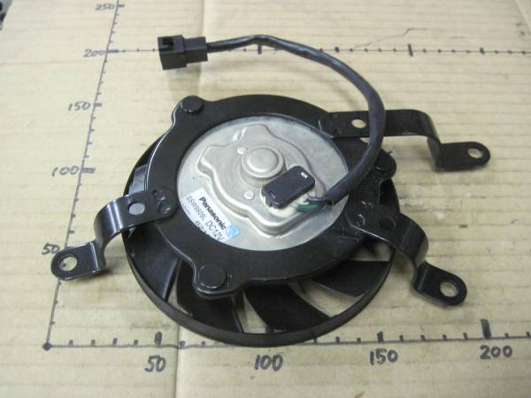 YZF-R6[13S]レーサーベース新車取り外し電動ファン即決　黒