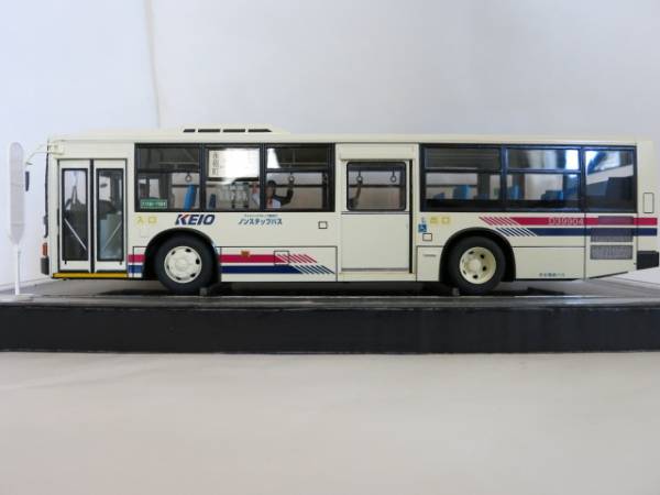 1円〜 アオシマ 1/32 京王電鉄バス/京王バス東 三菱ふそうエアロクイーン