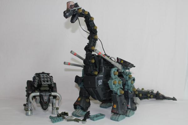 I01007 ゾイド 組み立て済 ウルトラザウルス ディバイソン 2体