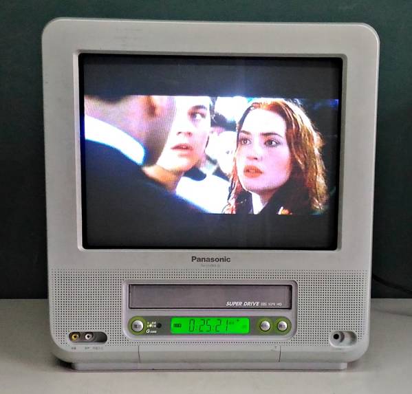 ◇Panasonic テレビデオ FMラジオ TH-15VFR3
