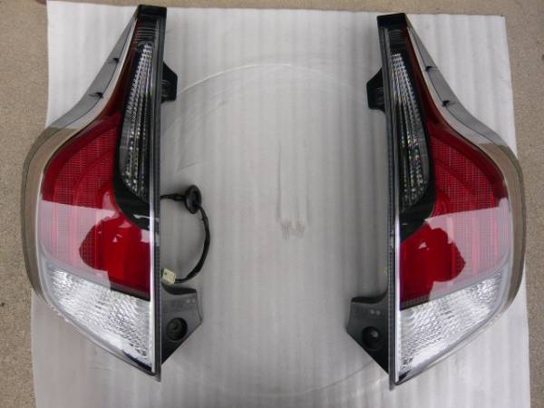 現行 アクア G's 純正 左右テール 目立つキズ無し 球交換済み