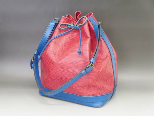 即*！様 LOUIS VUITTON エピ ノエ バイカラー ショルダーバッグ ルイヴィトン エピ ノエ バイカラー ショルダーバッグ 中古1神08 LOUIS