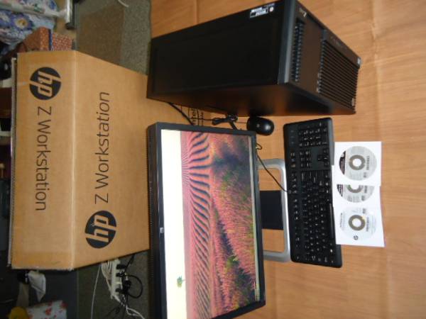 HP z440 Workstation ほぼ新品!元箱あり LP2275w 22インチ液晶付