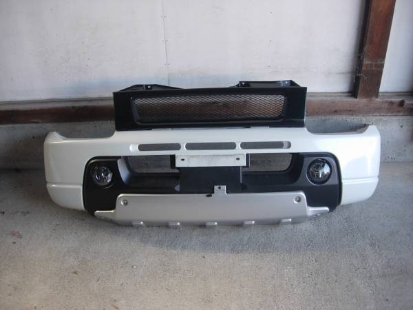 スズキジムニーＪＢ23Ｗ・中古純正バンパー・社外グリル付き！