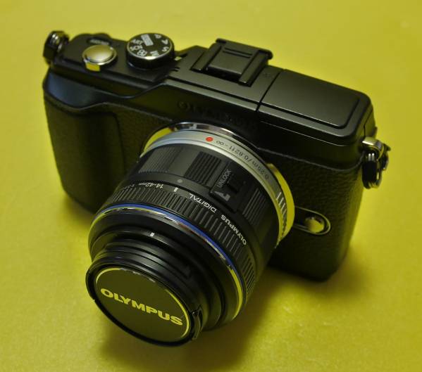 OLYMPUS PEN E-PL2 + M.ZUIKO 14-42mm F3.5-5.6 II ケース付中古