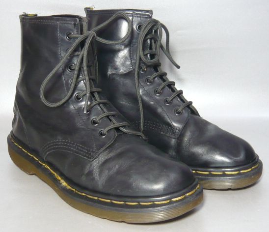 ◎英国製 ドクターマーチン 8ホール UK7 黒 難あり◎Q-48
