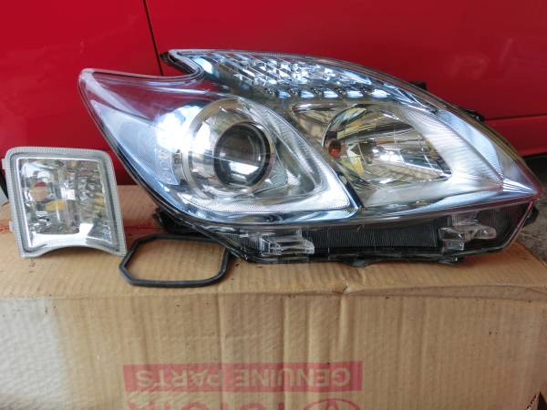 プリウス ZVW30 ヘッドライトユニット右 81330-47231 おまけ付き US