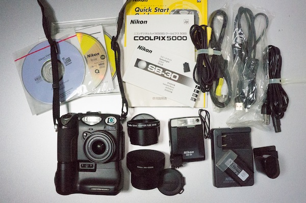 ニコンデジタルカメラE5000【ジャンク】＋スピードライトSB-30