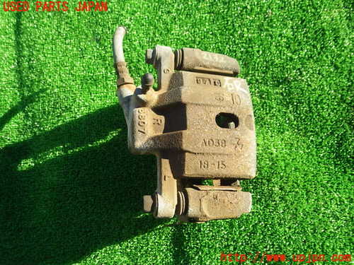 1UPJ-21324090]デリカスペースギア(PD6W) 右リアキャリパー 中古 三菱