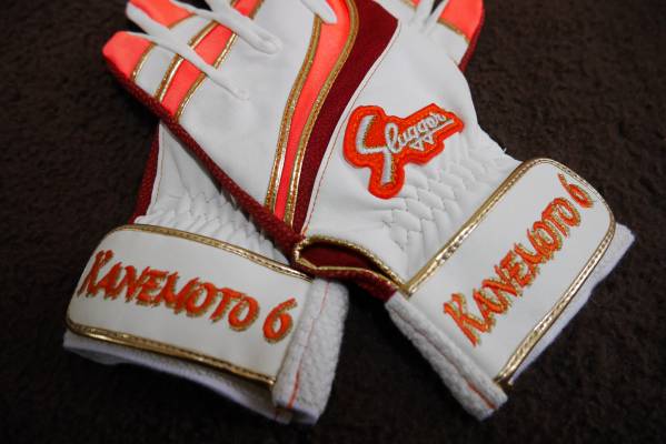 阪神タイガース　金本知憲　実使用品バッティング手袋 阪神タイガース 金本知憲 実使用 バッティンググローブ(記念グローブ