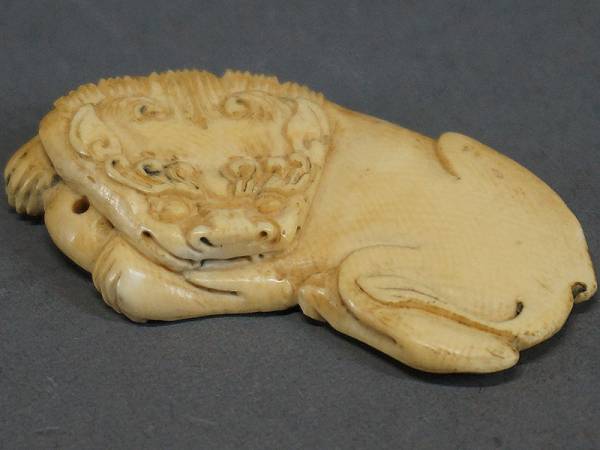 Yahoo!オークション (東洋彫刻) の落札相場 「:獅子」根付 古牙彫