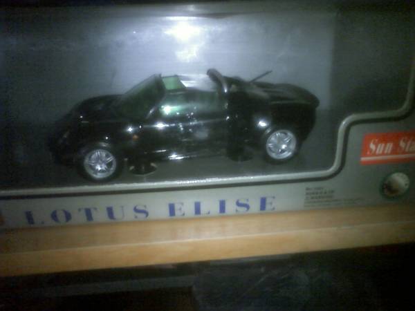 サンスター 1/18 LOTUS ELISE ロータスエリーゼ (ブラック)