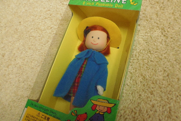 ★新品マドレーヌ★8インチ着せ替え人形★エデン社★ファミリア