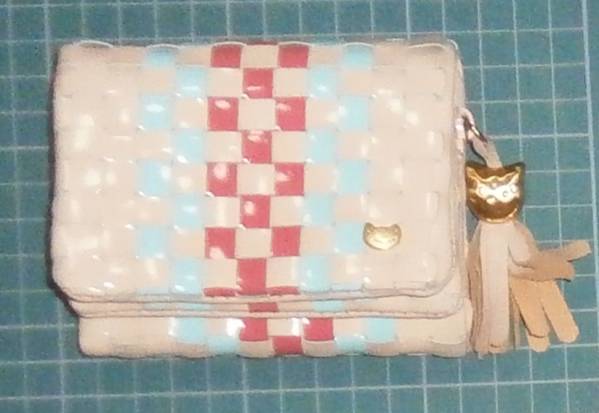 即決★ツモリチサト★三つ折財布　メッシュピンク系　ネコつき