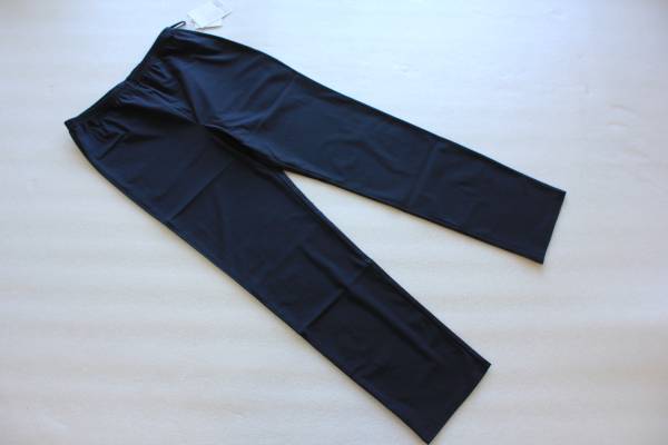 センソユニコ　スタイリッシュ　ボディークールパンツ　濃紺