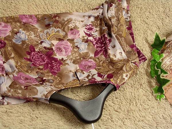 大きいサイズL☆　ミゼール　MISSELE　☆グラフィカルカットソー