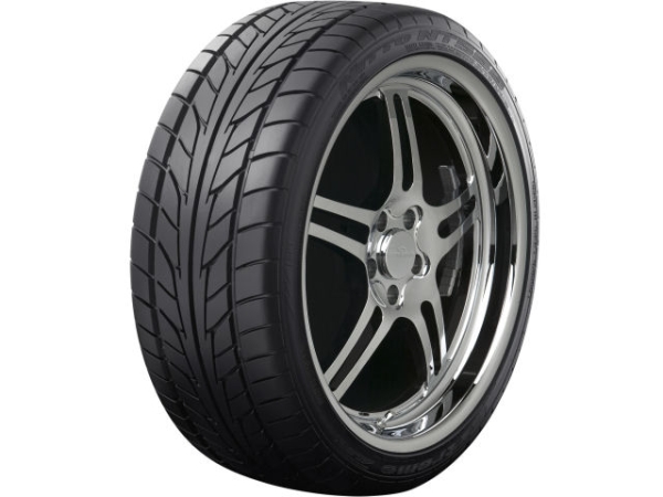 中古タイヤ2本セット！225/35R20 NITTO NT555 2016年製造 ○送料無料 2016年製 NTTOタイヤ NT555 225/35R20 4本セット