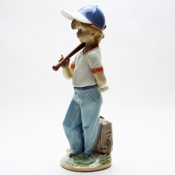 ￼リアドロの野球少年の置物です リヤドロ】フィギュリン「野球少年」#7610【LLADRO】 リアドロの野球
