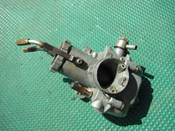 W1S　 純正キャブレター　右側　（W1SA W3 650RS W1E ダブワン R