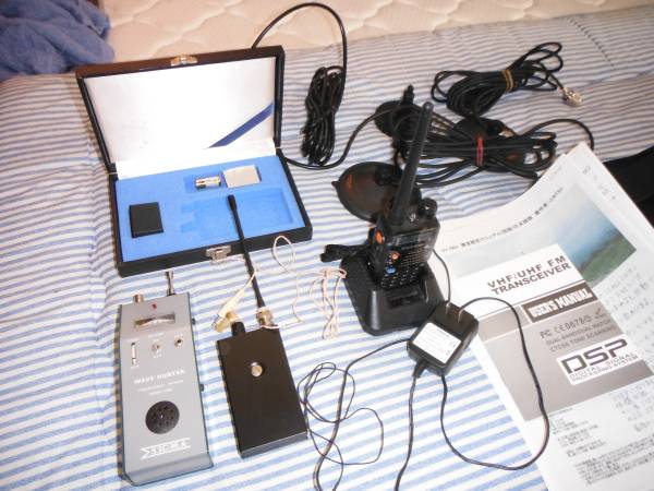 盗聴器発見機、アマチュア無線機ＵⅤ－５ＲＡ、６点セットです