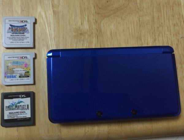 美品 ニンテンドー3DS コバルトブルー 生産終了色 ソフト付き
