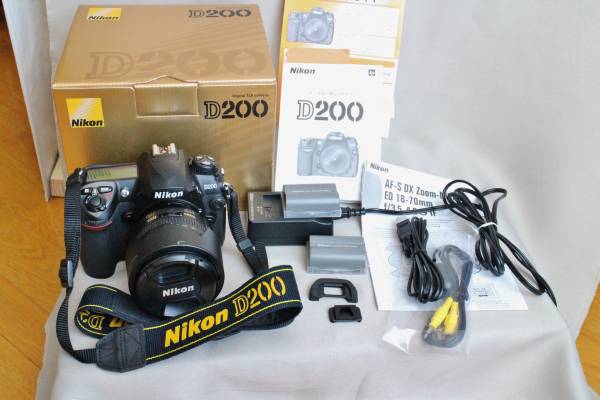 ◇Nikon　Ｄ２００(中古品)一式　※すぐ使えます！