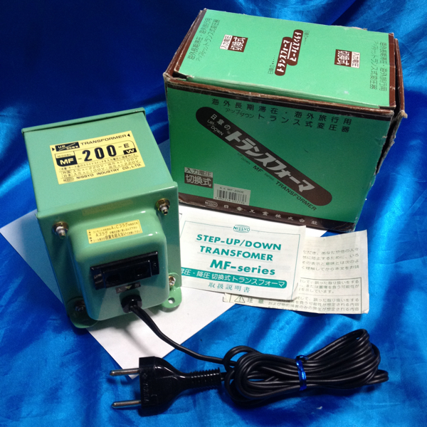 日章 トランス式変圧器 MF-200E トランスフォーマ AC220V ②