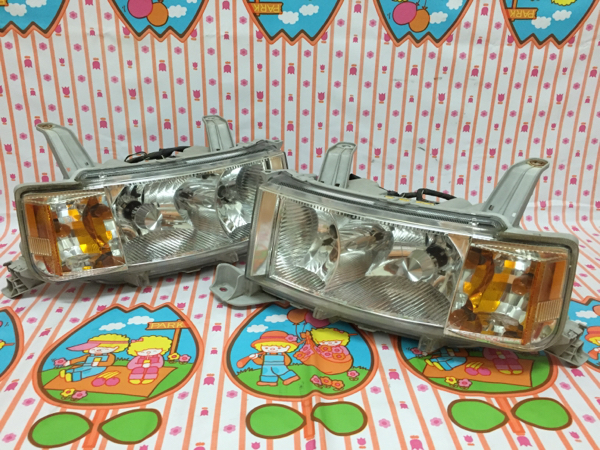 車 トヨタ BB NCP30 NCP31 純正ヘッドライト左右セット