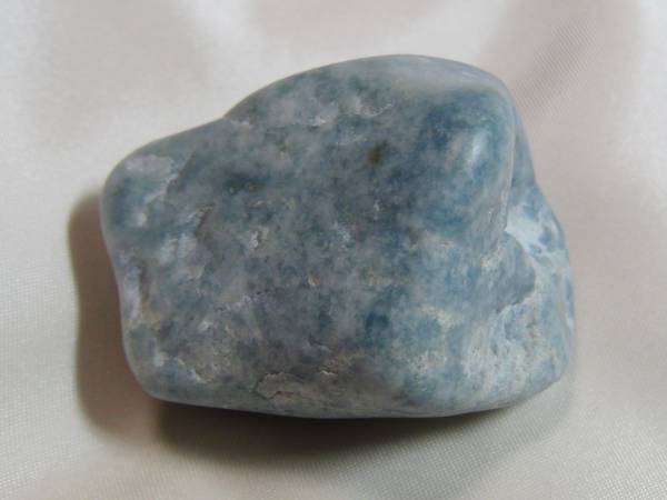 糸魚川 翡翠原石・青ヒスイ・(427)