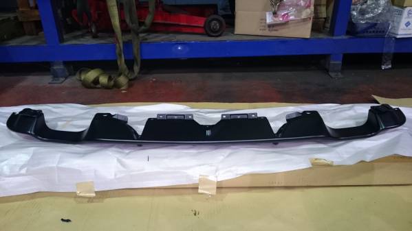 BRZ sti リアアンダーディフューザー 中古