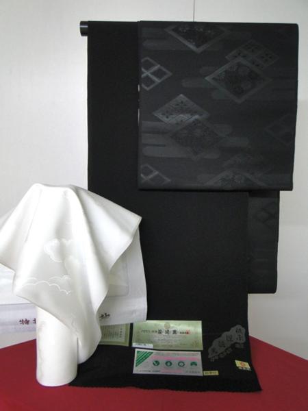 絹工房★高級手縫仕立付★大好評・限定品・黒喪服袷３点セット84