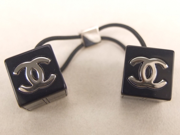 美品】シャネル CHANEL ヘアゴム ココマーク 黒×シルバー シャネル