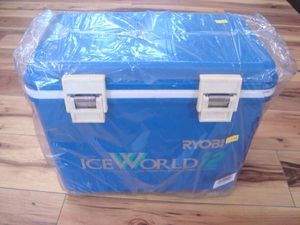 値下げしました。リョービ クーラーボックス 35L リョービ クーラーボックスの通販 by 丸珍's shop｜ラクマ