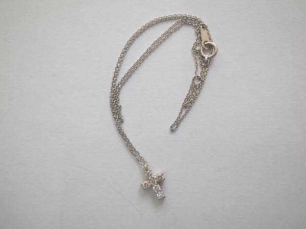 ヴァンドーム 青山 プラチナダイヤクロスネックレス