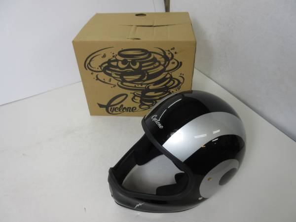 60☆FOUR CYCLONE サイクロン ヘルメット サイズL 中古