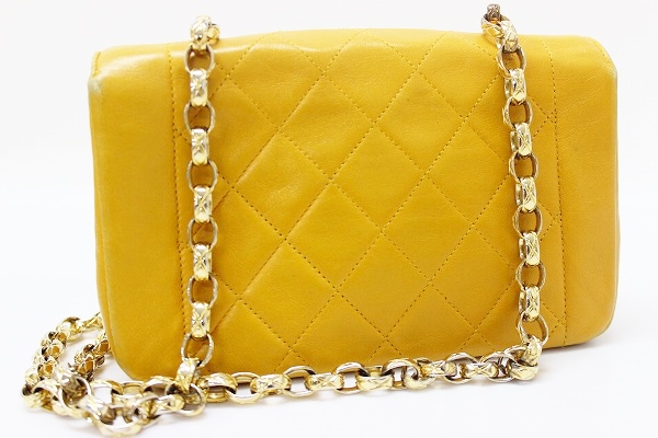 CHANEL シャネル チェーンショルダーバッグ キルティング シャネル