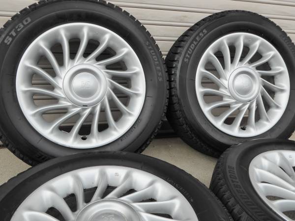 トヨタbB純正+ブリヂストンST30 185/65R15フィールダー イスト