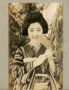 戦前ブロマイドのYahoo!オークション(旧ヤフオク!)の相場・価格を見る