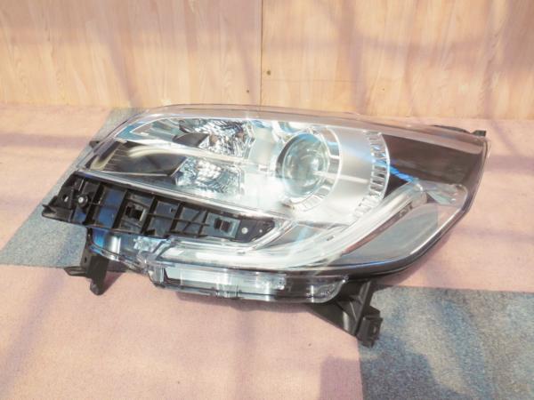 ◇ B21A デイズルークス 純正 左ヘッドライト HID 26075-6A01D 自動車