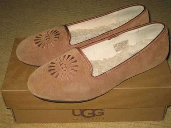 美品★本物★UGGアグのキャメル色パンプス　２５㎝