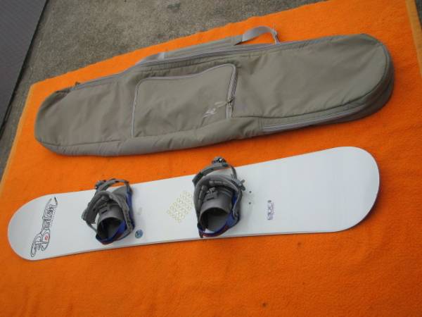 BURTONの板とBURTONのビンディングセット BOUND スノーボード 板 152cm