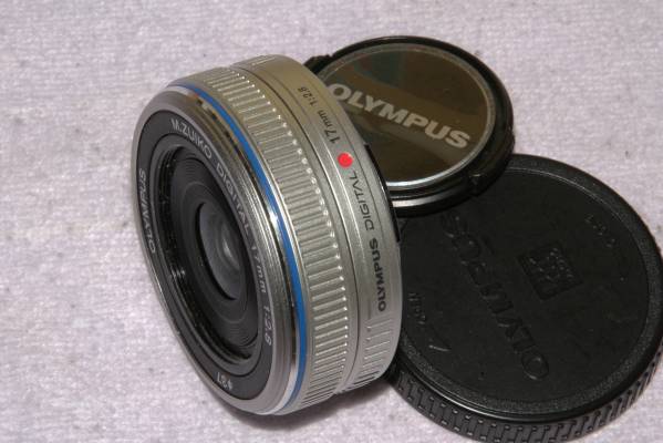 オリンパス OLYMPUS M.ZUIKO 17mm F2.8 シルバー パンケーキ美品