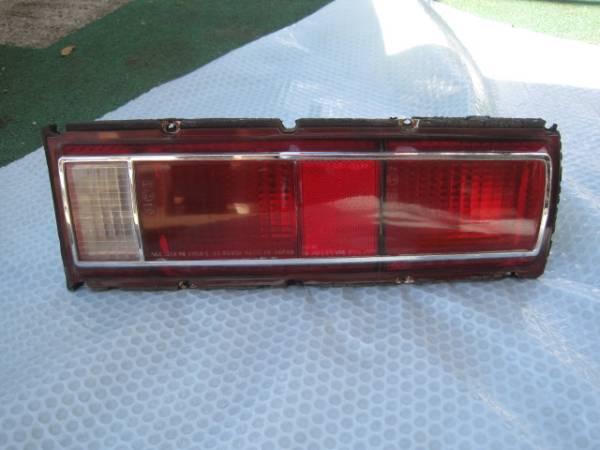 セドリック　H130　テールランプ　右　希少