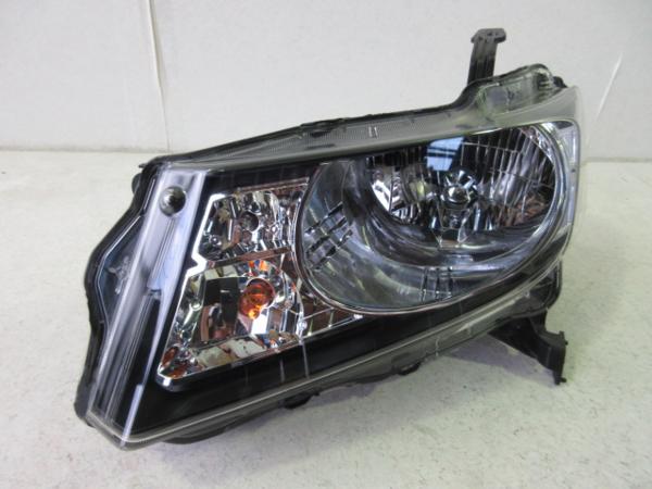 即決　フリード　スパイク　GB3　HID　左　ヘッドライト