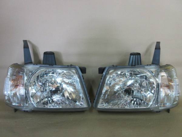 B2/ RF4/RF3ステップワゴン純正ヘッドライト左右P1441
