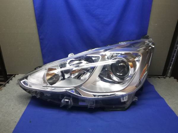 アクア　NHP10　左ヘッドライト　後期　ハロゲン　52-291