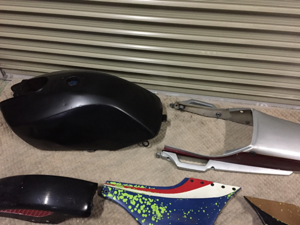GPZ400F-2 外装 タンク フェンダー サイド