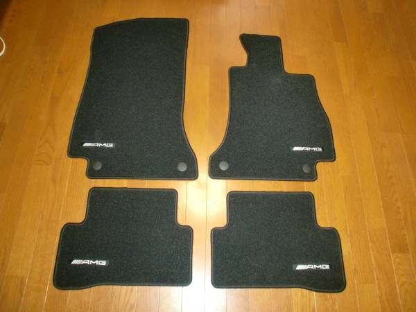 ☆新古☆ベンツ 純正 AMG フロアマット W/S 205 Cクラス 1台分
