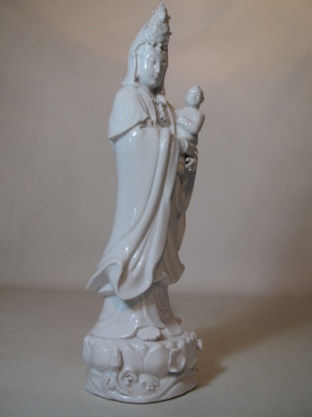 慈母観音菩薩像 子安観音 子育観音 マリア観音 白磁 中国製 白磁 売買されたオークション情報 Yahooの商品情報をアーカイブ公開 オークファン Aucfan Com